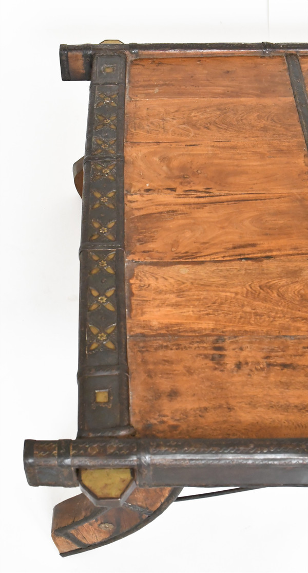 Table basse selle pour éléphant en bois et métal