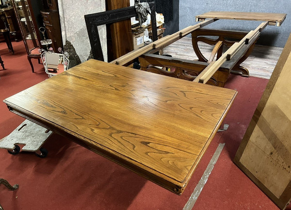 D'après Louis Majorelle : Muséale table école de Nancy en noyer et frêne époque Art Nouveau 