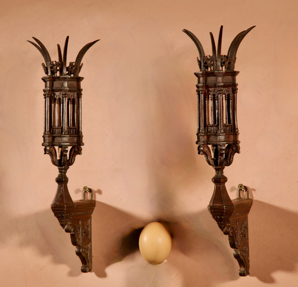 A Magnificent Pair Of Very Fine Cast Iron Divine Small Lamps / Lanterns In White Metal