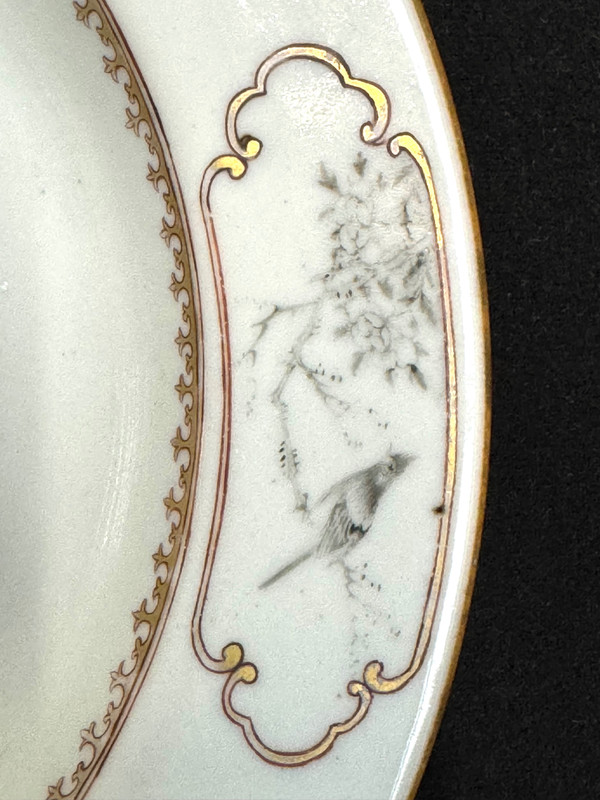 Piatto in porcellana cinese con disegno di armoriale