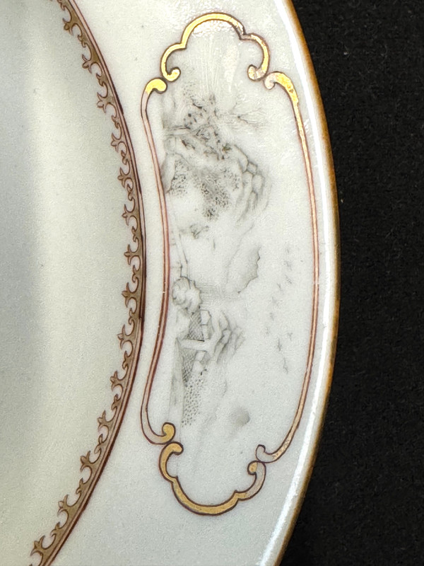 Piatto in porcellana cinese con disegno di armoriale
