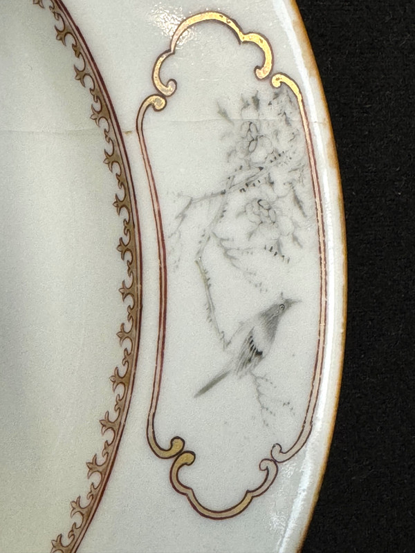 Piatto in porcellana cinese con disegno di armoriale