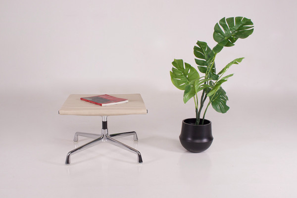 Ottoman “Soft Pad” E125 de Charles & Ray Eames