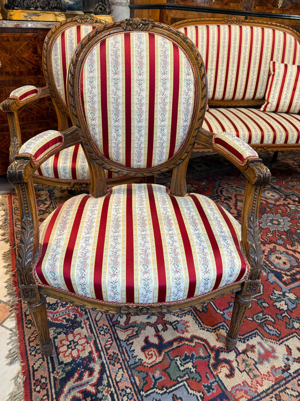 SALON CINQ PIECES DE STYLE LOUIS XVI