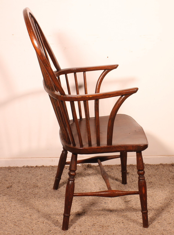 Windsor Armchair In Chestnut And Yew Wood - 18th Century