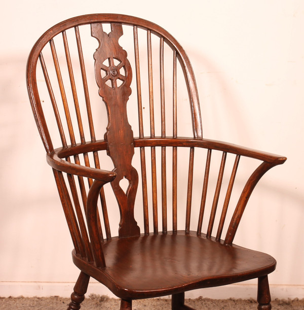 Windsor Armchair In Chestnut And Yew Wood - 18th Century