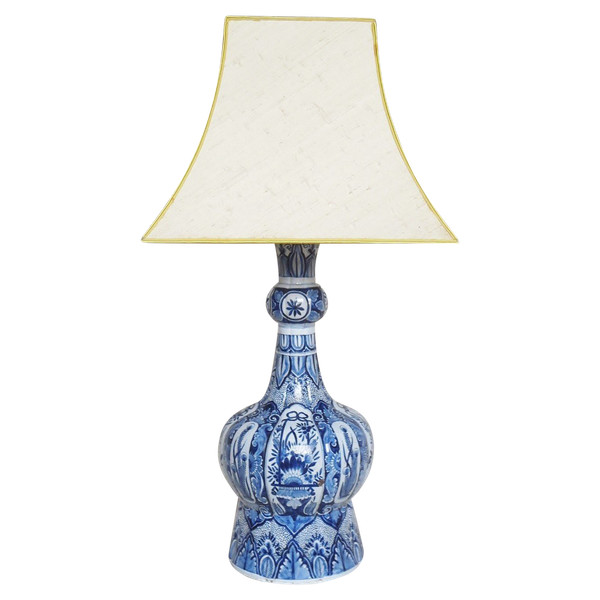 Lampe en faïence de Delft.   