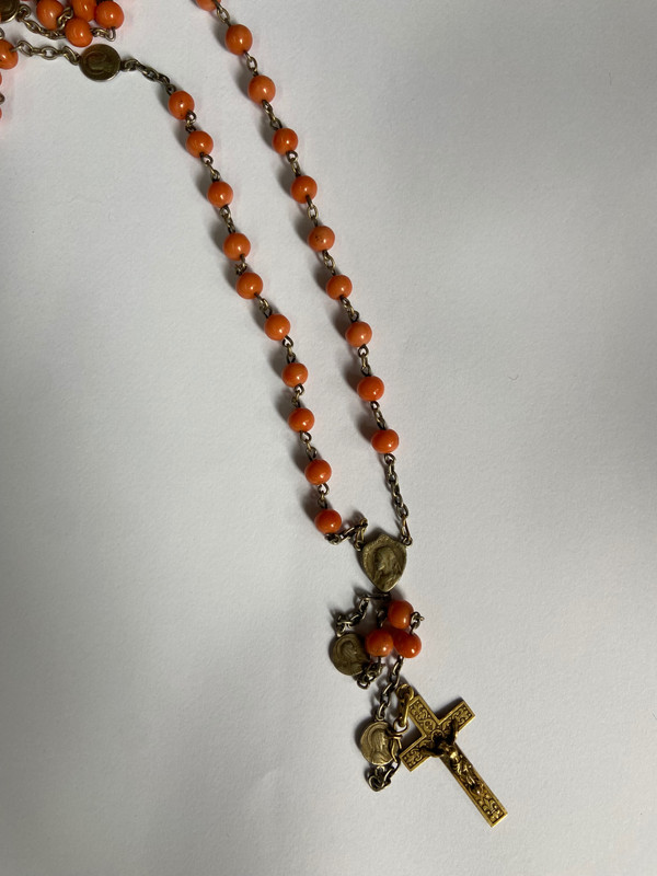 Rosario in argento e corallo, XIX secolo.