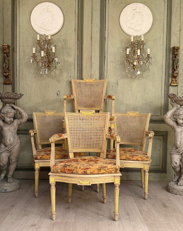 Mobilier De Salon En Bois Laqué d'Epoque Louis XVI, Vers 1780