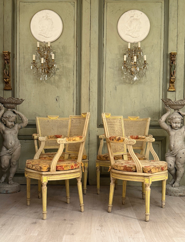 Mobilier De Salon En Bois Laqué d'Epoque Louis XVI, Vers 1780