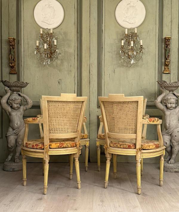 Mobilier De Salon En Bois Laqué d'Epoque Louis XVI, Vers 1780
