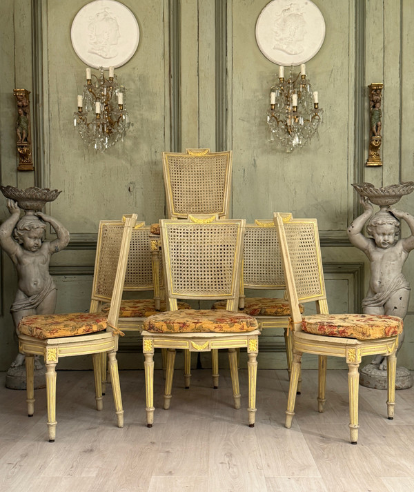Mobilier De Salon En Bois Laqué d'Epoque Louis XVI, Vers 1780