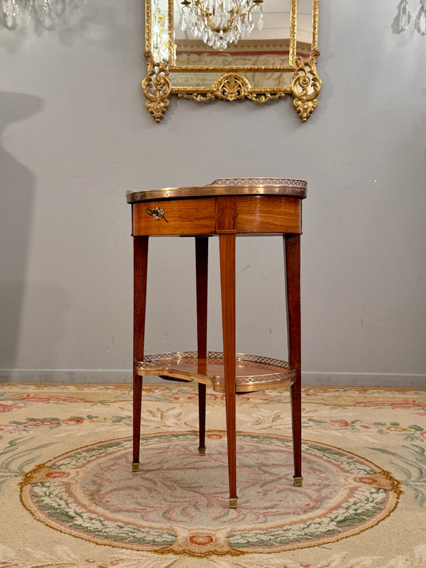 Etienne Avril, Table De Salon Ecritoire Estampillée d'Epoque Louis XVI Um 1780