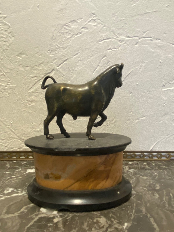 Skulptur - Bronze - Vorbeiziehender Stier - J. Bologna - Italien - 18. Jahrhundert