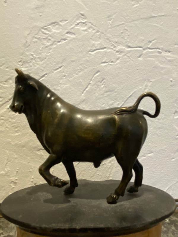 Skulptur - Bronze - Vorbeiziehender Stier - J. Bologna - Italien - 18. Jahrhundert