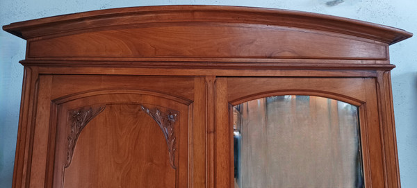 Armadio in noce intagliato Art Nouveau