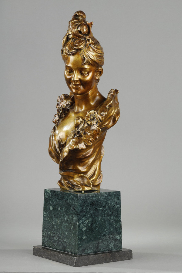 Busto di giovane donna della Belle Epoque di Victor Léopold BRUYNEEL