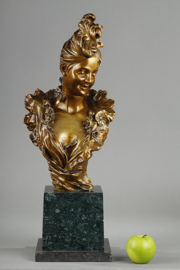 Busto di giovane donna della Belle Epoque di Victor Léopold BRUYNEEL