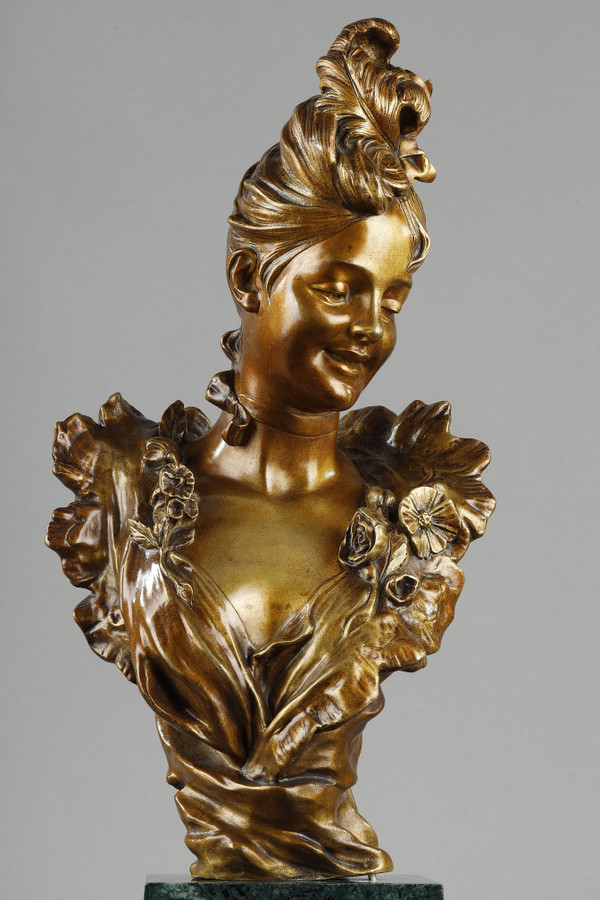Busto di giovane donna della Belle Epoque di Victor Léopold BRUYNEEL