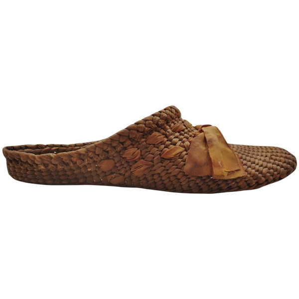 Chaussures Russes en osier 