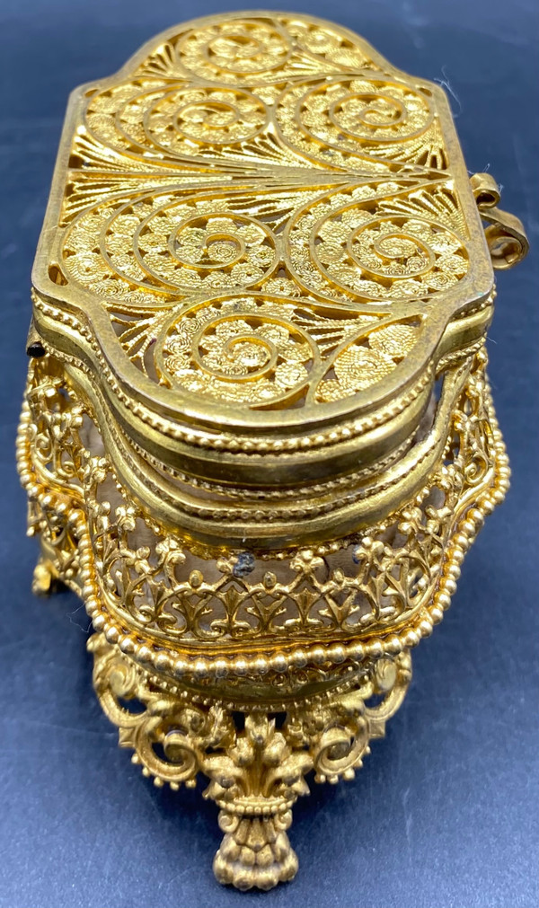 JEWELRY BOX