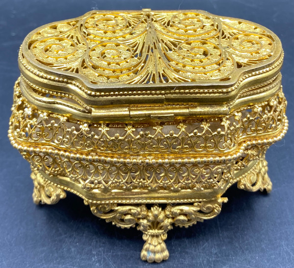 JEWELRY BOX