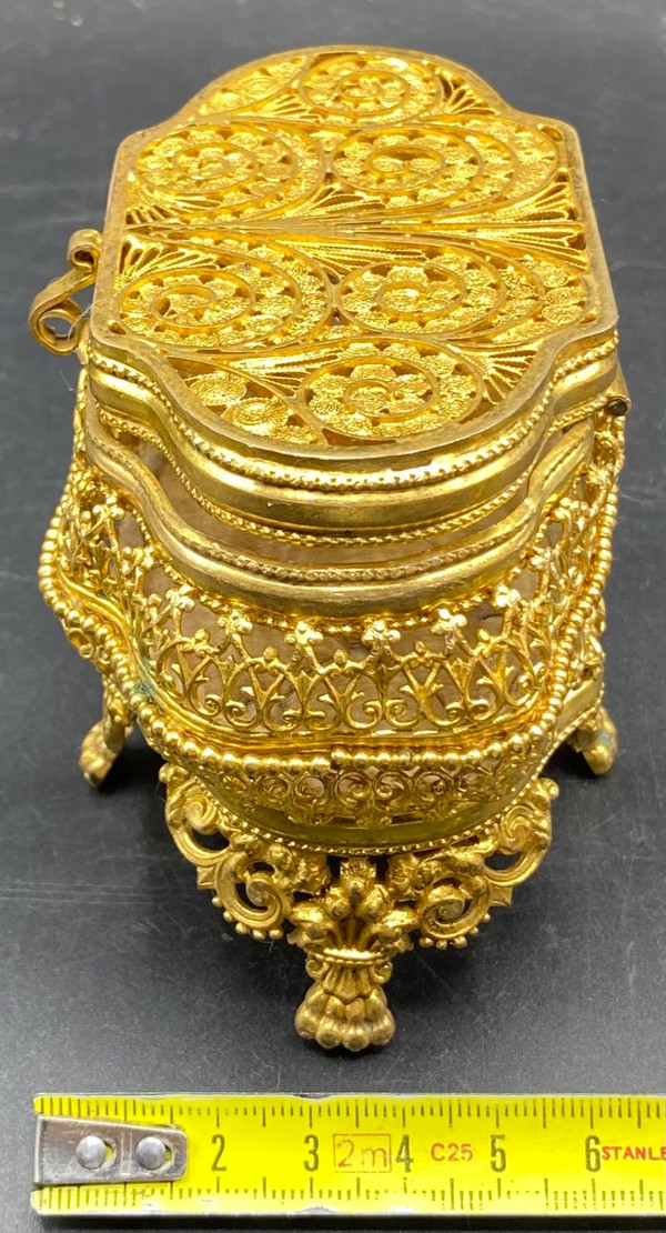 JEWELRY BOX