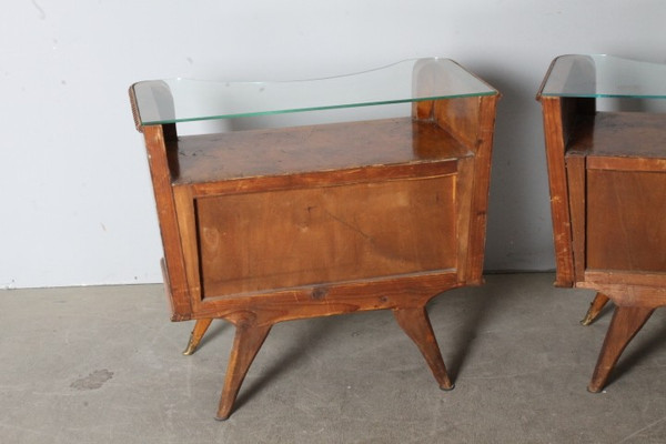 Antica Coppia comodini 1945 art deco noce. Milano . Top in vetro . Mis 70 x 33 x h 62 