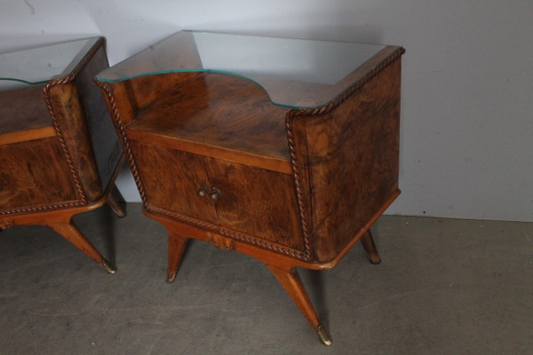 Antica Coppia comodini 1945 art deco noce. Milano . Top in vetro . Mis 70 x 33 x h 62 
