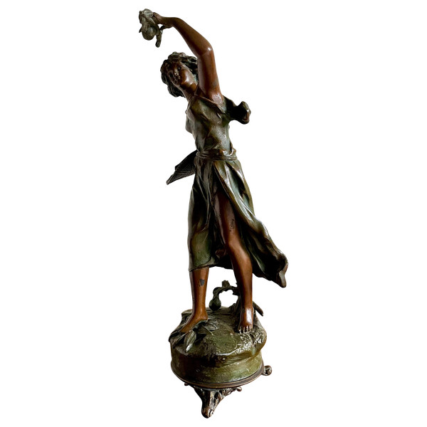 "La jeune fille aux fruits" regolo firmato TREMO (Georges OMERTH) inizio XX secolo.