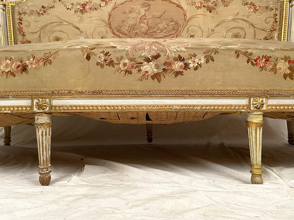 Louis XVI style bench seat, white lacquered and gilded wood, upholstered with tapestry