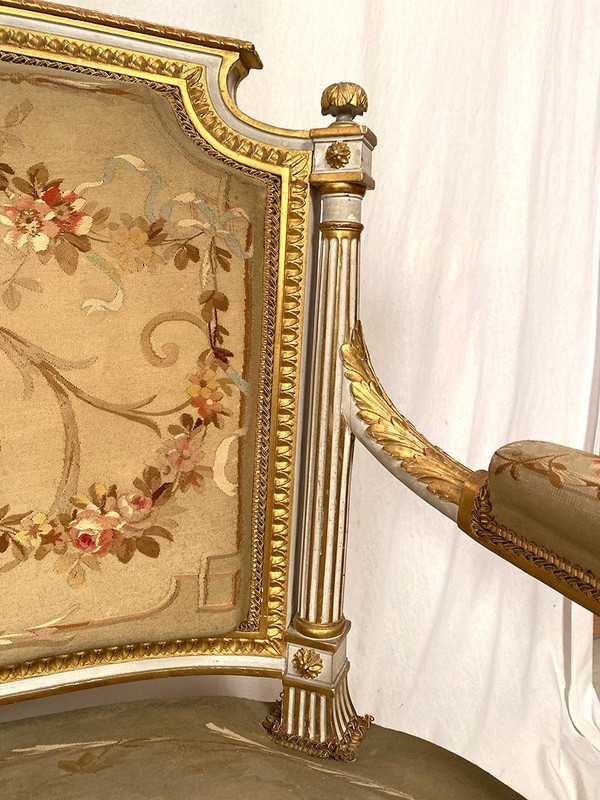 Louis XVI style bench seat, white lacquered and gilded wood, upholstered with tapestry