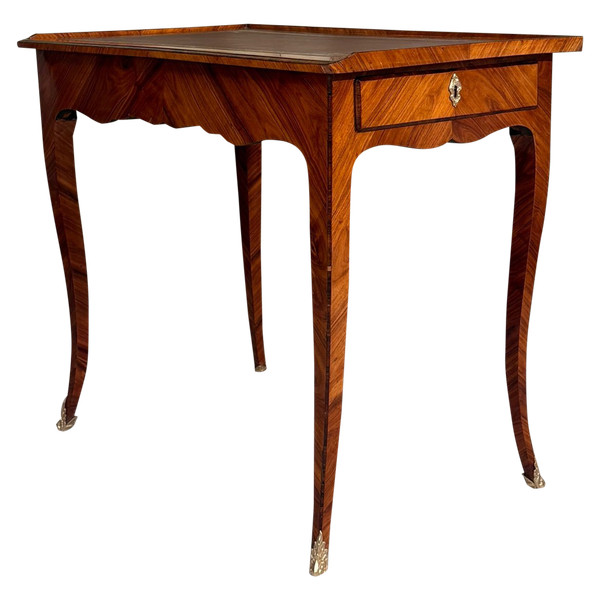 Scrivania da donna in palissandro di epoca Luigi XV, 1750 circa