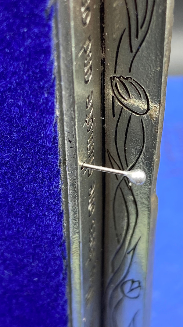SILVER METAL FRAME