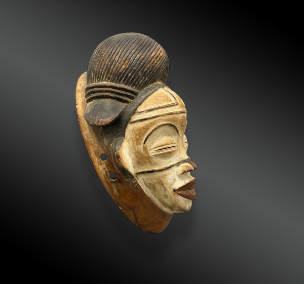 Masque anthropomorphe Okuyi Culture Punu, Sud du Gabon