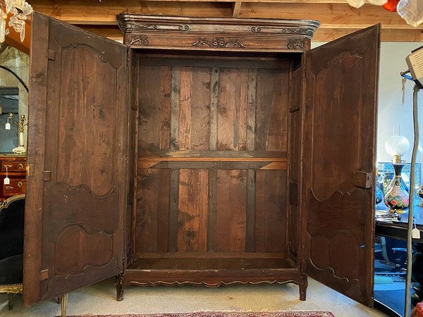 Mobile in rovere intagliato e decorato con foglie e fiori, fine XVIII secolo