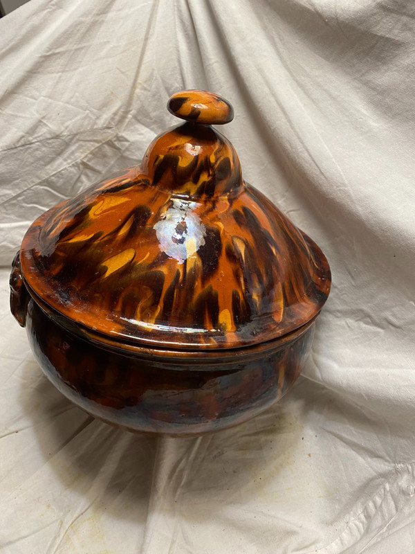 beautiful late 18th century tureen in marbled glazed earthenware, Louis XV style, ochre & brown, Provençal