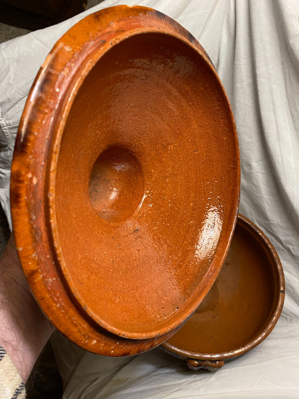 beautiful late 18th century tureen in marbled glazed earthenware, Louis XV style, ochre & brown, Provençal
