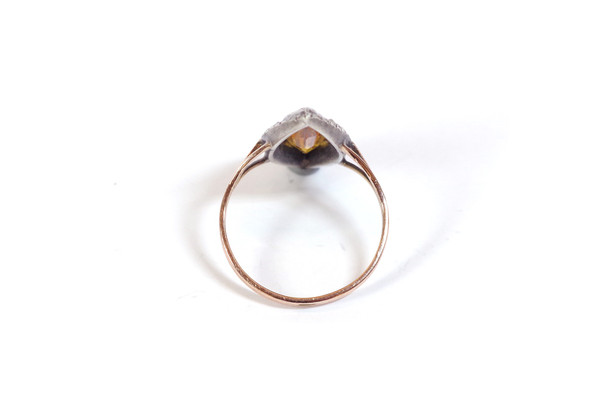 Vecchio anello marchesa in oro 18k e argento, vetro giallo, marcasite, vecchio anello, navetta