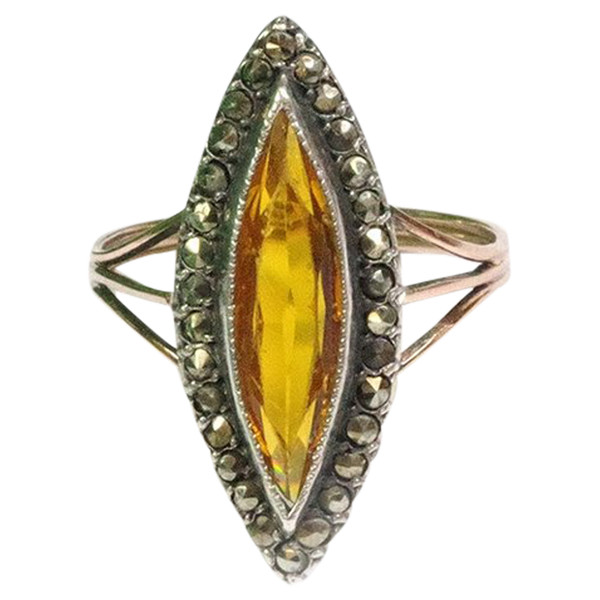 Vecchio anello marchesa in oro 18k e argento, vetro giallo, marcasite, vecchio anello, navetta