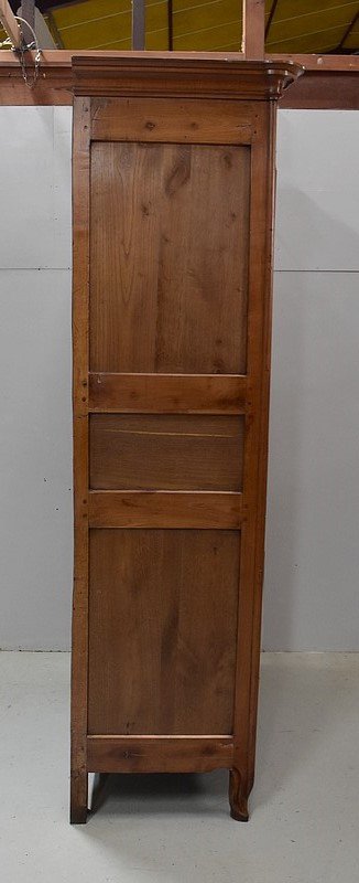 Mobile regionale a quattro porte, in ciliegio biondo, periodo Luigi XV - 1810 - 1820