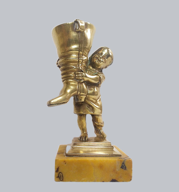 Stivale porta fiammiferi con scultura in bronzo delle Sette Leghe 