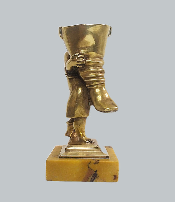 Stivale porta fiammiferi con scultura in bronzo delle Sette Leghe 