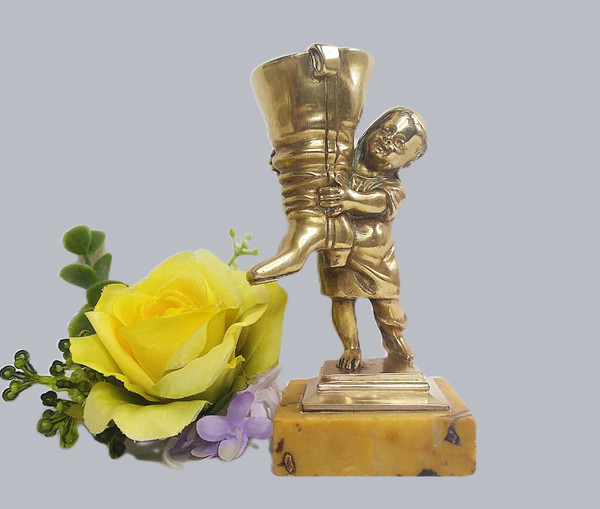 Stivale porta fiammiferi con scultura in bronzo delle Sette Leghe 