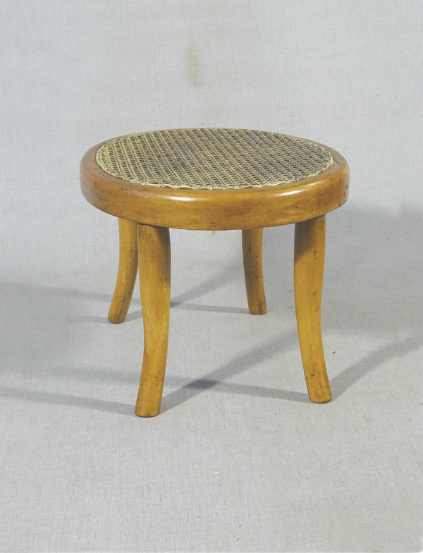 Caned foot stool, 1910 by Mundus, no Thonet- FUßSCHEMEL Père La chaise C
