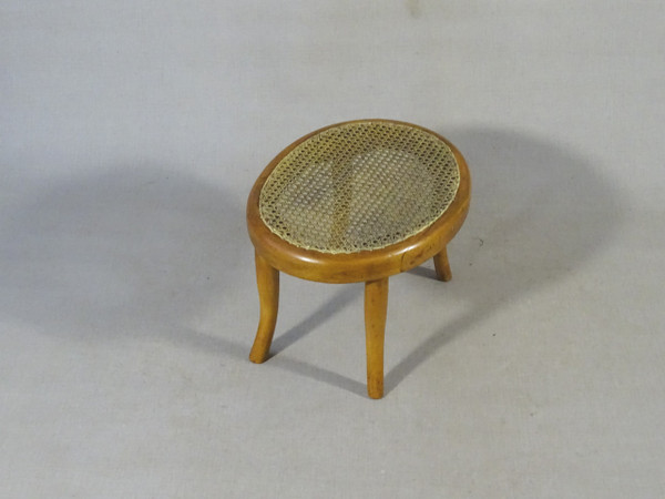 Caned foot stool, 1910 by Mundus, no Thonet- FUßSCHEMEL Père La chaise C