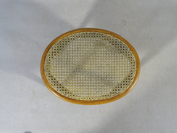 Caned foot stool, 1910 by Mundus, no Thonet- FUßSCHEMEL Père La chaise C