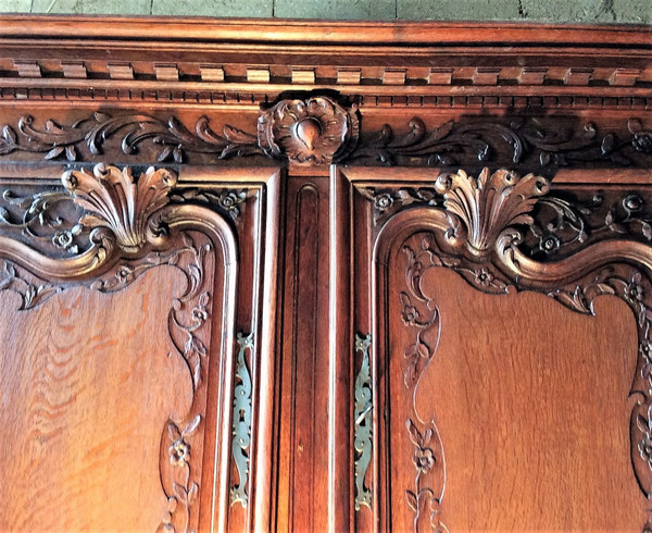 Louis XIV Two-Body Buffet in Carved Oak - Late 17th Century