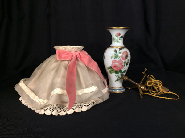 Rabatt von 25 % bis 30.11 – Balustervase aus halbopalem Kristall – Baccarat um 1840