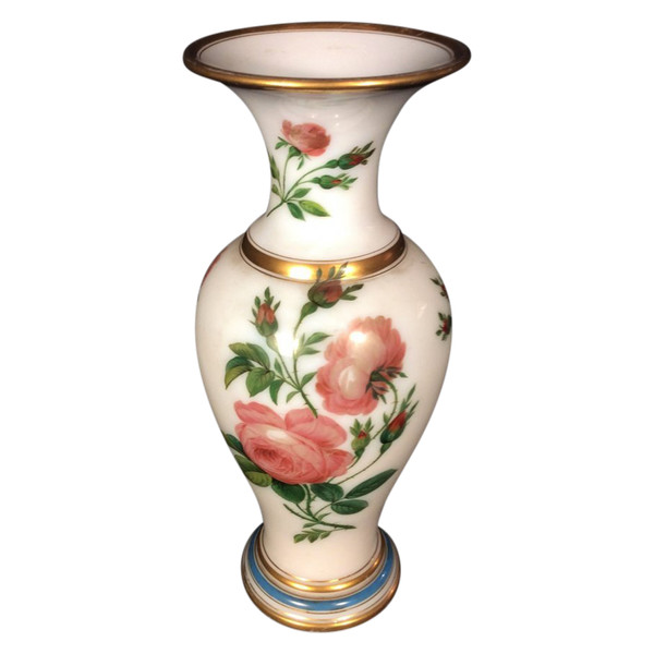Rabatt von 25 % bis 30.11 – Balustervase aus halbopalem Kristall – Baccarat um 1840